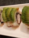 Sushi uramaki de pollo teriyaki