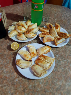 Una foto de Empanadas de Carne al horno & Fritas
