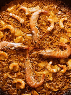 Una foto de Fideuá fideo fino de marisco