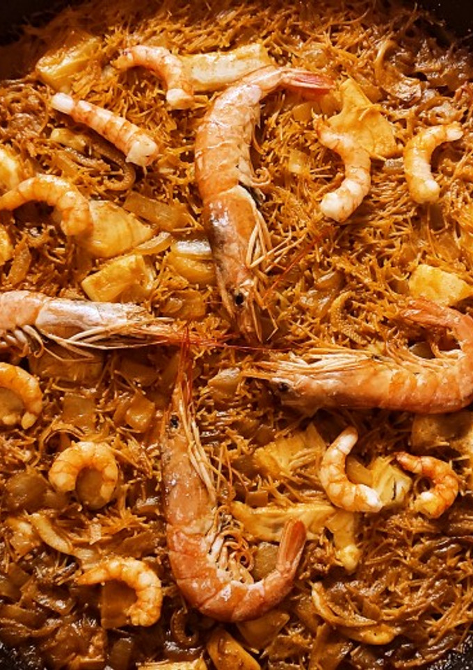Una foto de Fideuá fideo fino de marisco
