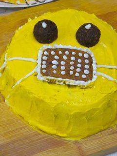 स्माइली फेस वनीला केक (Smiley face vanilla cake recipe in Hindi) रेसिपी मुख्य फोटो