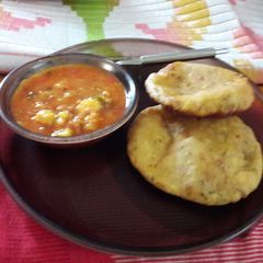 Bedmi poori and aloo ki sabzi A picture of Bedmi poori and aloo ki sabzi.