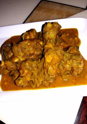 A picture of Chicken capsicum spicy curry.