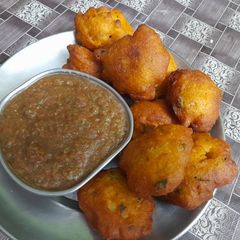 A picture of Dal rice vada.