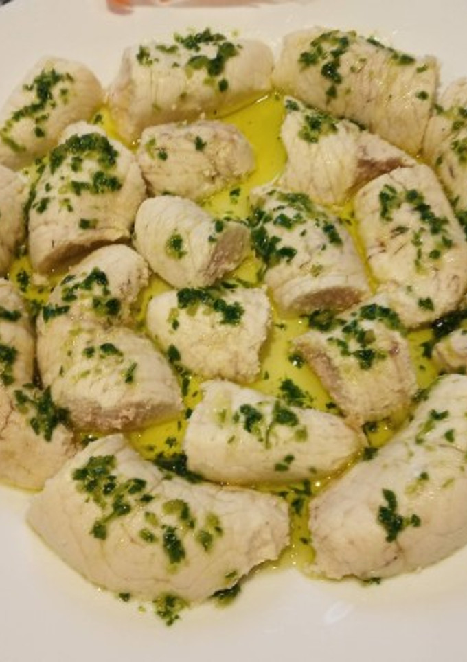 Una foto de Huevas cocidas con aceite, ajo y perejil Exprés
