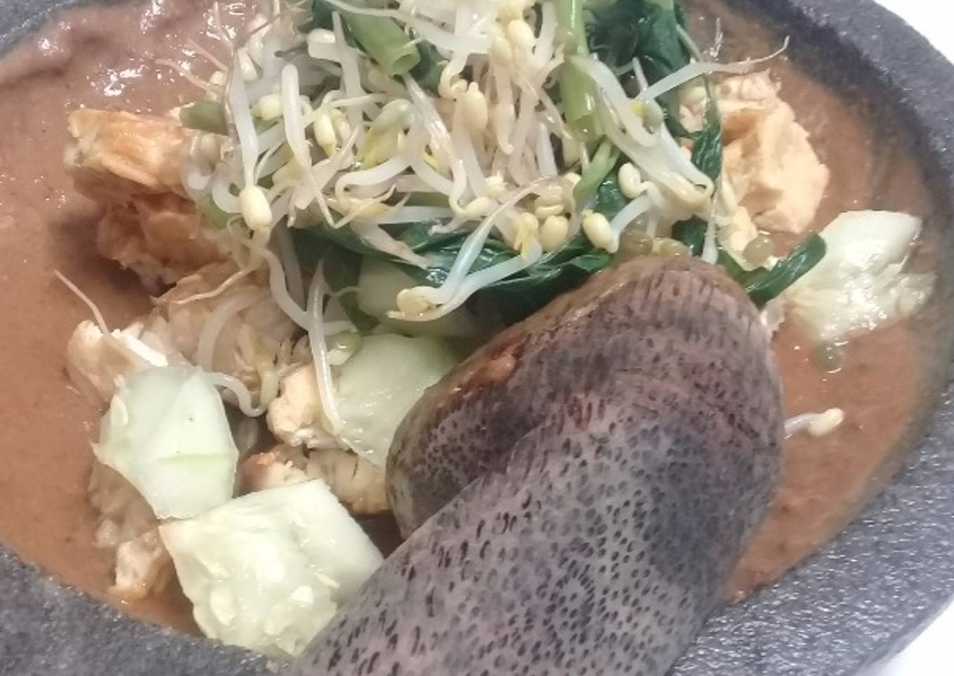 Rujak Sayur / Rujak Petis Khas Jawa Timur