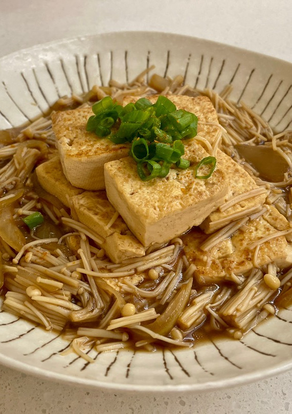 板豆腐燴金針菇 [蔬食］ 的食譜成品照片
