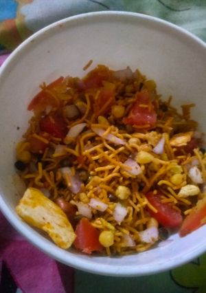 A picture of Bhel Puri.