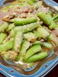 บวบผัดไข่กับหมูหมัก