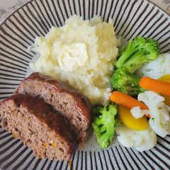 A picture of Juicy meatloaf.