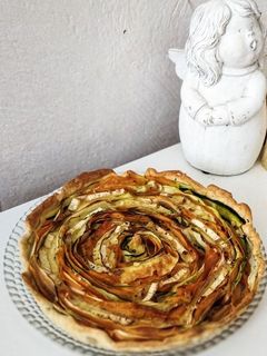 Une photo de Tarte Spirale Patate Douce Courgette et Brie