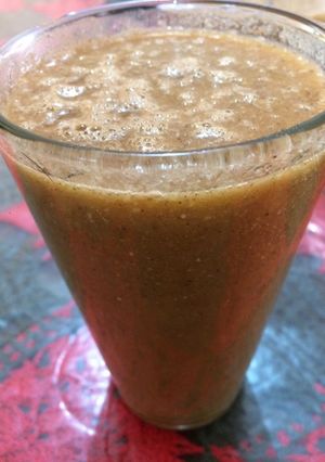 Una foto de Licuado de papaya con granola y cacao
