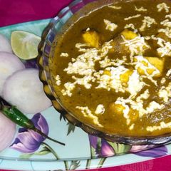 A picture of Palak paneer.