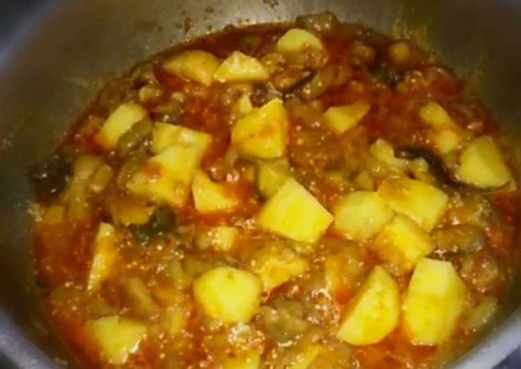 Easiest Way to Make Super Quick Homemade Aloo bangan ki sabzi (eggplant curry with potato)