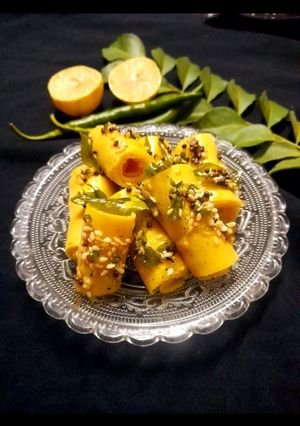 खांडवी (Khandvi recipe in Hindi) रेसिपी मुख्य फोटो