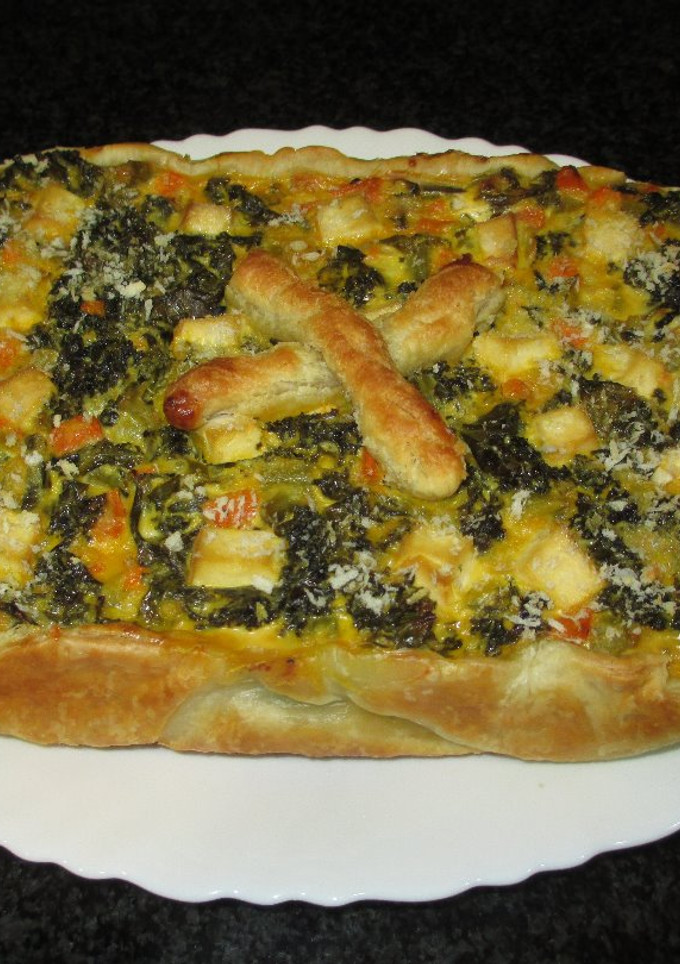 Una foto de Hojaldre con col kale y tofu ahumado