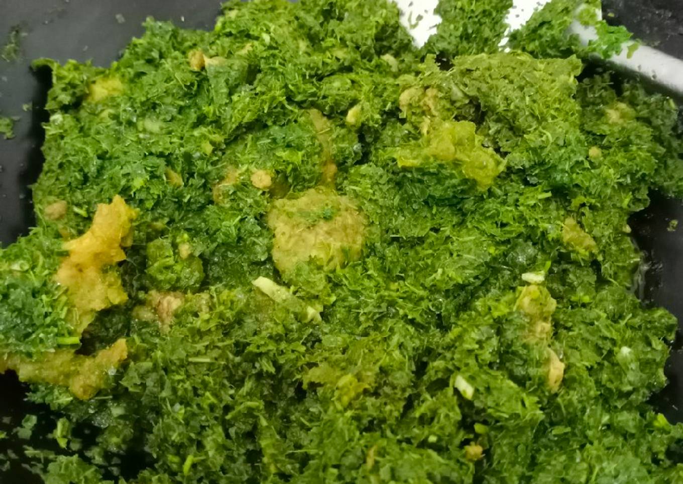 Pucuk ubi tumbuk kerupuk sapi