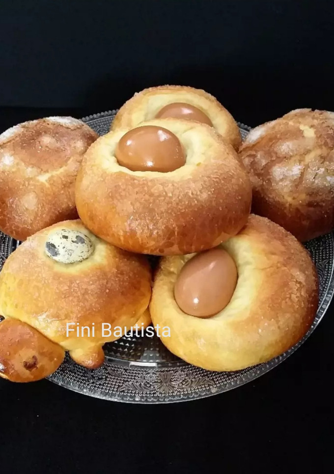 Una foto de Mona de Pascua rellenas de chocolate