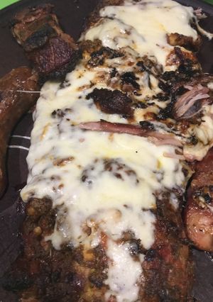 Una foto de Manta y Pechito de cochinillo relleno