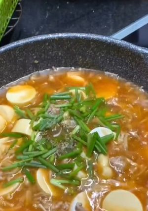 Hình của món Đậu hũ trứng sốt thịt bằm.