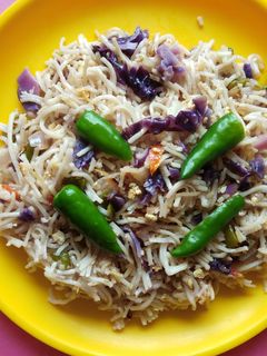 চিকেন এগ চাওমিন (Chicken egg chowmin, recipe in Bengali) রেসিপির প্রধান ছবি