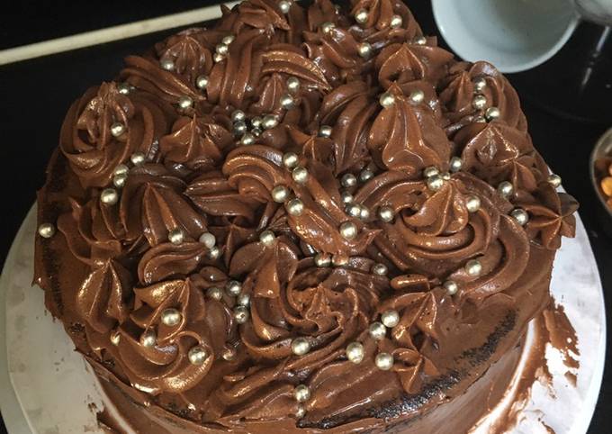 Moist 2 Layer Chocolate Cake