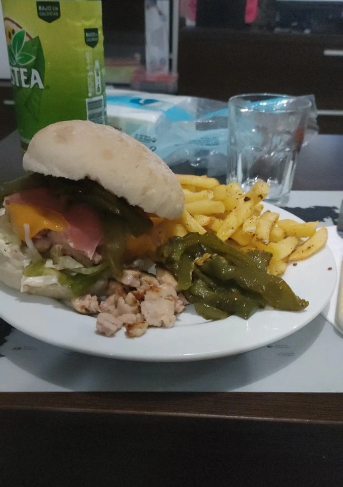 Una foto de Hamburguesa pollo