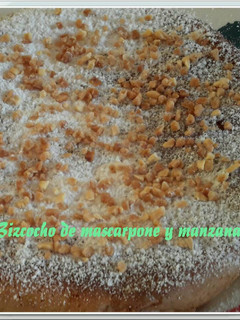 Una foto de Bizcocho de mascarpone y manzana Thermomix