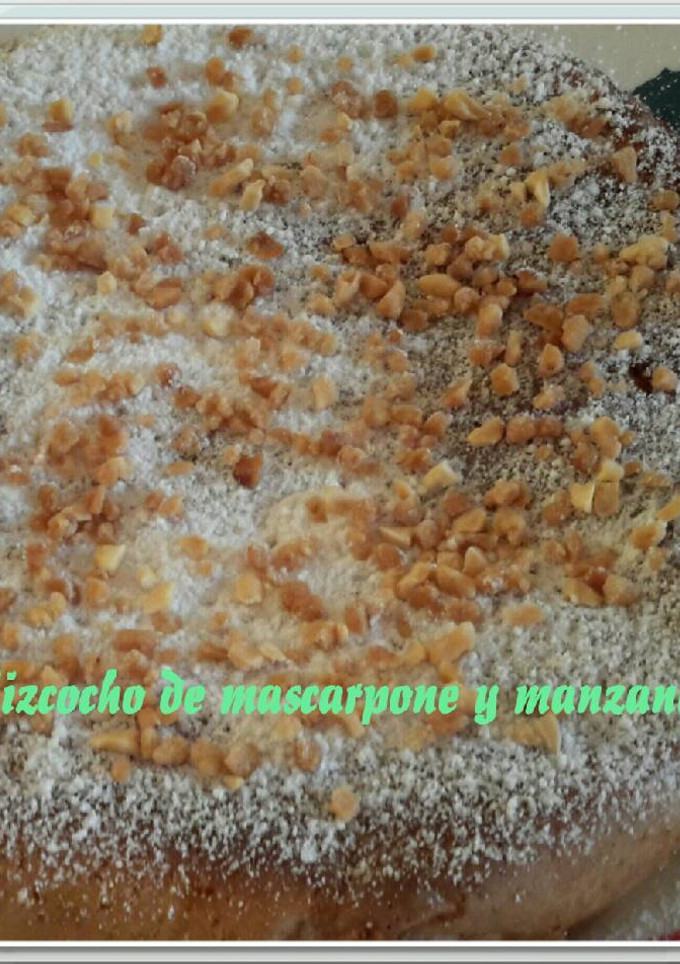 Una foto de Bizcocho de mascarpone y manzana Thermomix