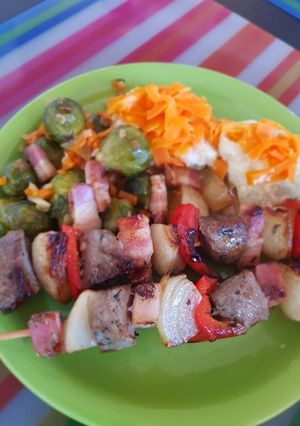 Bárány saslik, fokhagymás mártogatóssal recept fotója