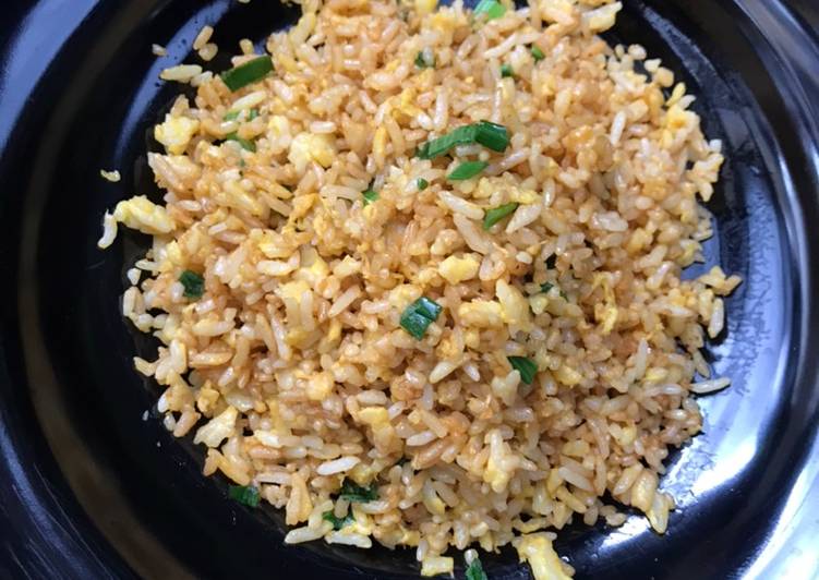 Langkah Mudah Menyiapkan Nasi goreng paling praktis Enak Banget