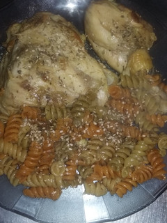 Una foto de Pollo a la mostaza con fideos express