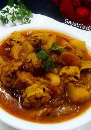 आलू सोयाबीन की सब्जी (aloo soyabeen ki sabzi recipe in Hindi) रेसिपी मुख्य फोटो