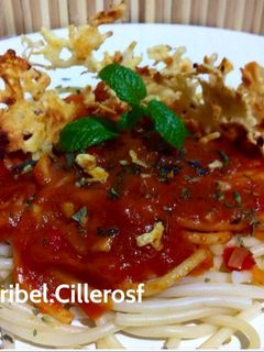 Una foto de Espagueti con tomate casero