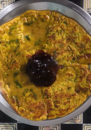 शेवग्याच्या पानाचा चिला (shevgyachya panacha chilla recipe in marathi) रेसिपी चे मुख्य फोटो 