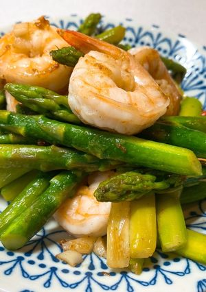 A picture of Garlic Asparagus Stir-Fried Shrimp.