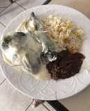 Chiles rellenos en salsa blanca