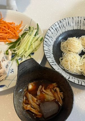 韓國泡菜雞絲冷麵（#手延素麵） 的食譜成品照片