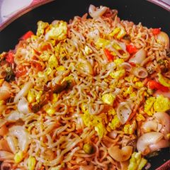 Egg Noodles with macroni A picture of Egg Noodles with macroni.
