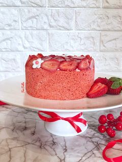 صورة لوصفة شارلوت تشيز كيك بالفراولة والتوت 🍓