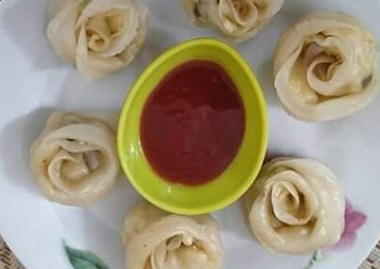 Paneer Stuffed Rose Momo