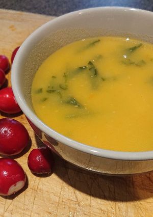 A picture of Radish Leaf Soup.