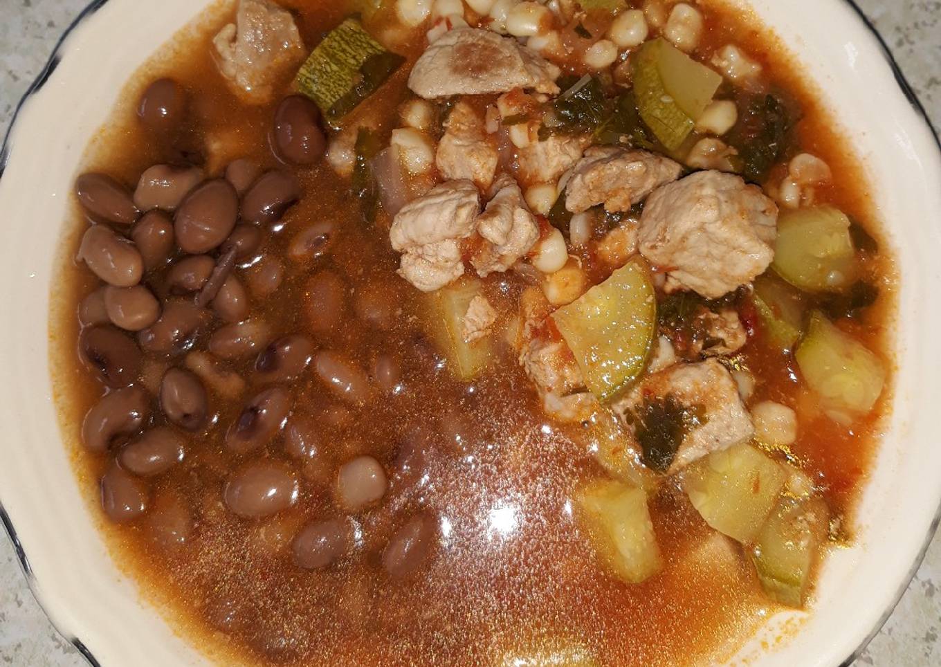 Carne de puerco con calabacita y elote