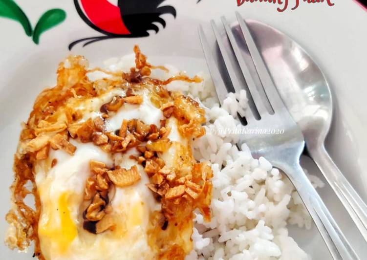 Resep masakan Nasi Telor Ceplok Bawang Putih | Cara Mengolah Nasi Telor Ceplok Bawang Putih Yang Sempurna