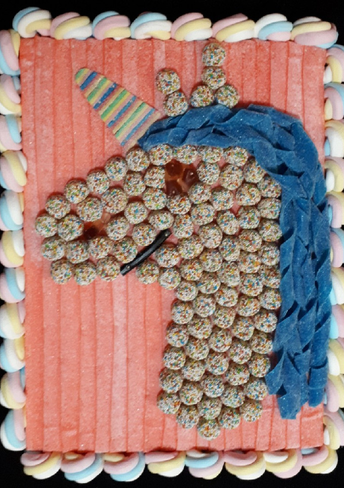 Una foto de Tarta de chuches unicornio