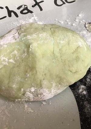 Une photo de Pâte brisée au curaçao