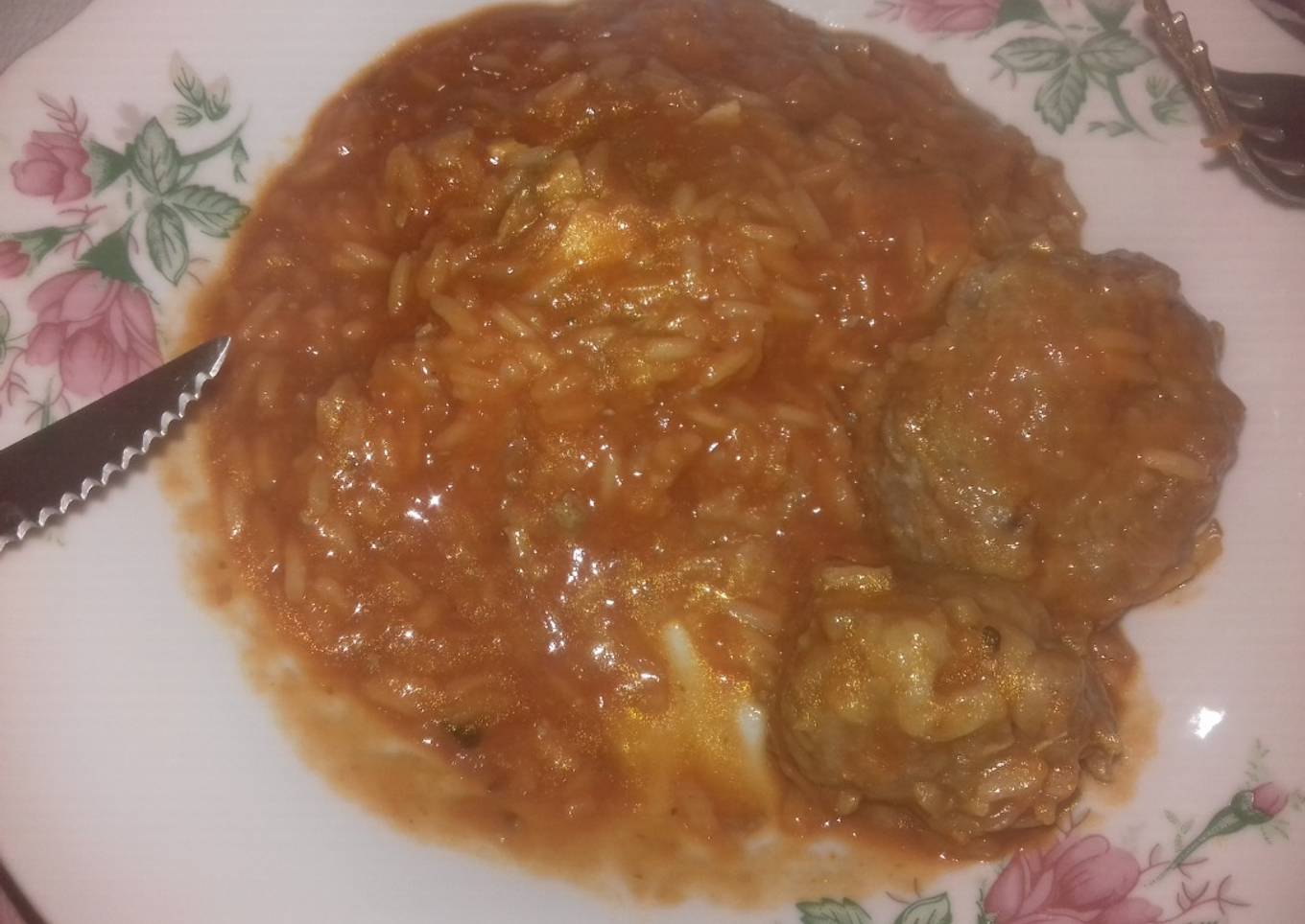 Guiso de arroz con albóndigas 😲😍 riquísimo 😋