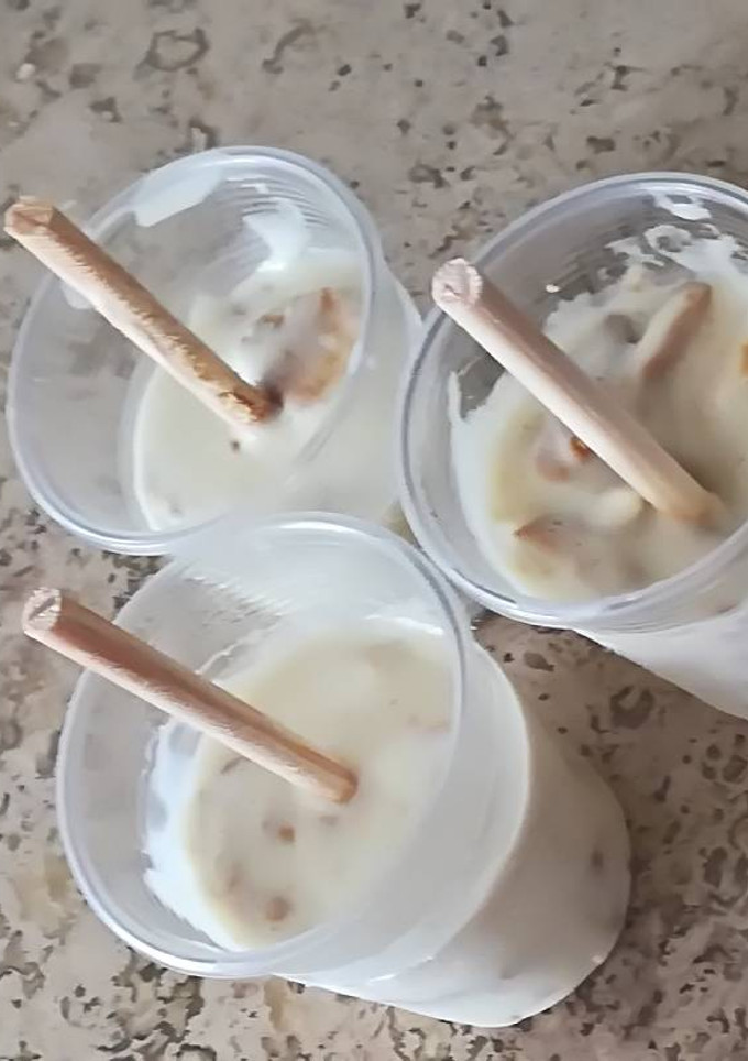 Una foto de Paletas de pay de limón