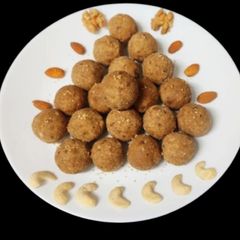 Foxtail millet nuts laddu A picture of Foxtail millet nuts laddu.