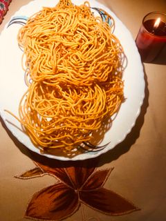 लसुनी शेव (lasuni sev recipe in marathi) रेसिपी चे मुख्य फोटो